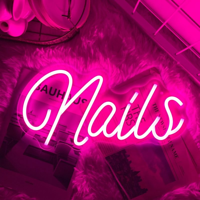 Неоновая вывеска nails