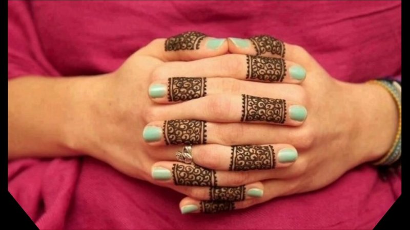 Finger mehndi design