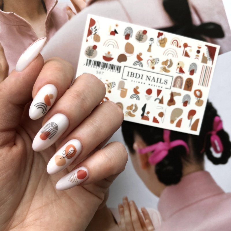 Маникюр с наклейками ibdi nails