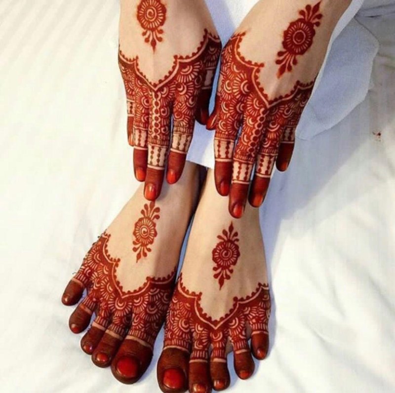 Henna mehndi design