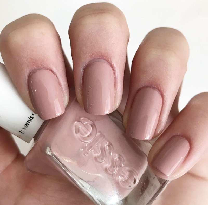 Нюдовые оттенки лака essie