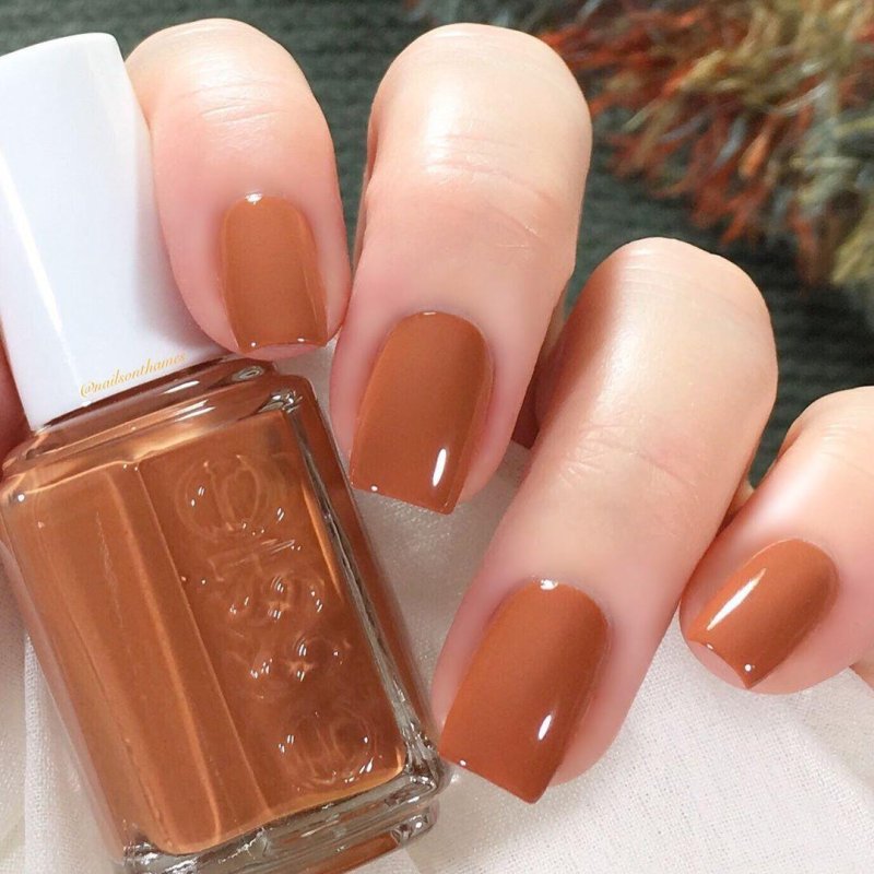 Essie лак коричневый