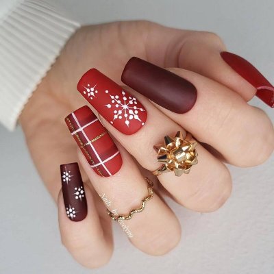 Новогодние накладные ногти