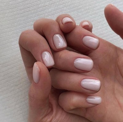Нюдовый маникюр на короткие ногти классический