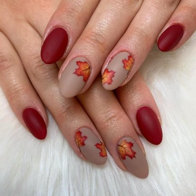 Маникюр на короткие ногти осенний