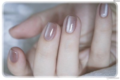Маникюр на короткие ногти кошачий глаз светлые