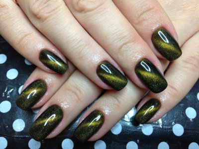 Маникюр кошачий глаз