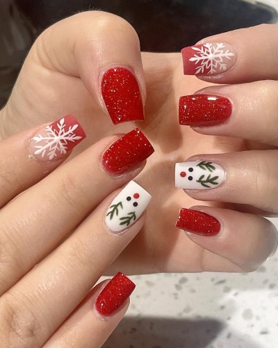 Новогодний маникюр