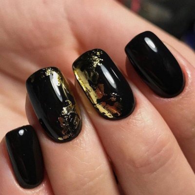 Маникюр черное с золотом