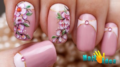 Маникюр с цветами