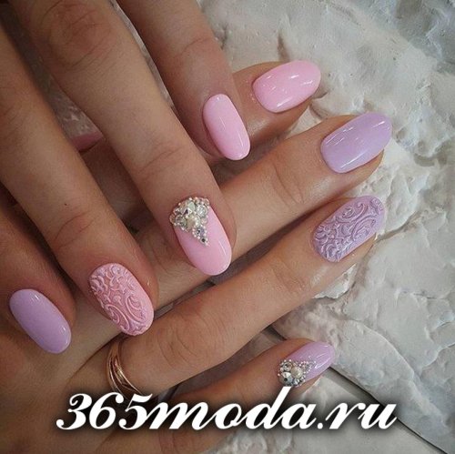Розовые ногти
