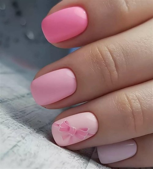 Розовый маникюр на короткие ногти