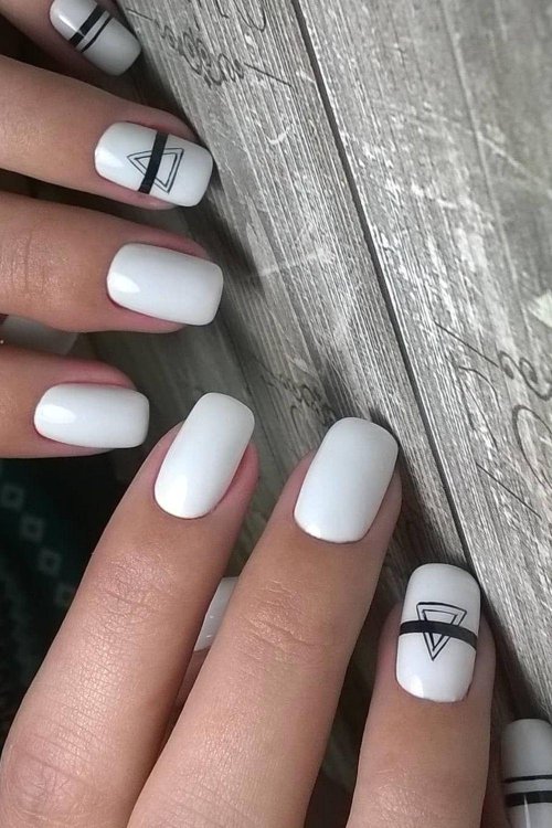 Маникюр на короткие ногти белые