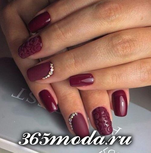 Бордовый маникюр с дизайном