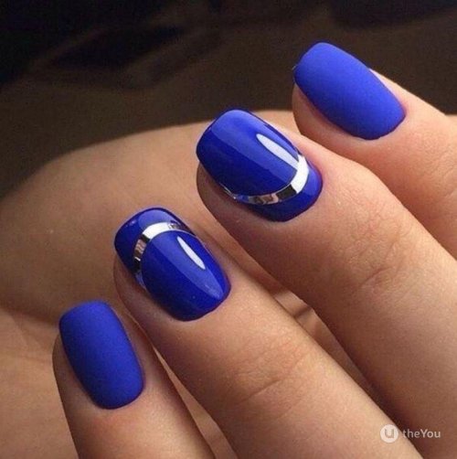 Маникюр с синим