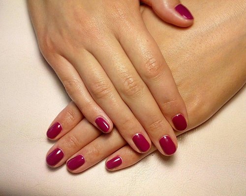 Маникюр на короткие ногти однотонные