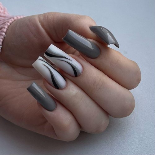 Серый двухцветный маникюр