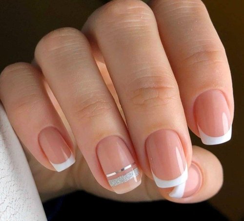 Нежный френч на короткие ногти