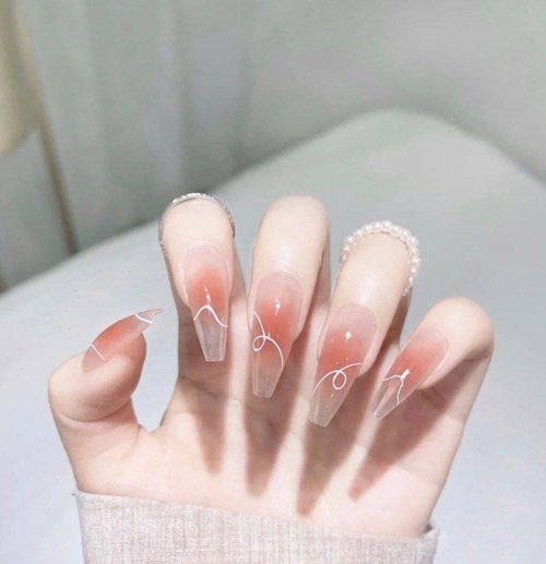 Корейский маникюр на длинные ногти