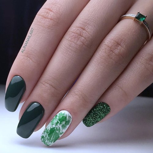 Маникюр зеленые