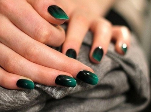 Маникюр зеленые