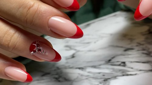 Френч с красным кончиком