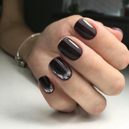 Маникюр на короткие ногти темные