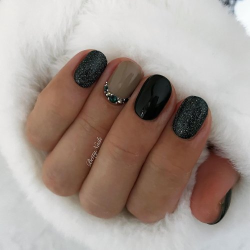 Ногти черные с серебром