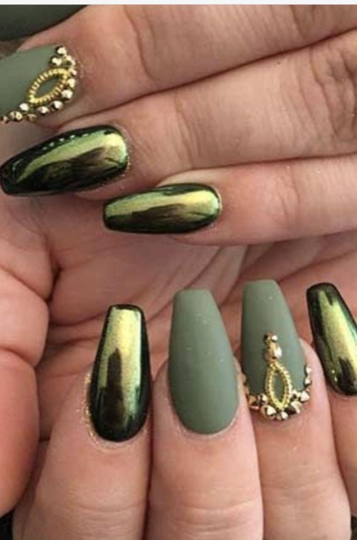 Маникюр дизайн зеленый с золотом