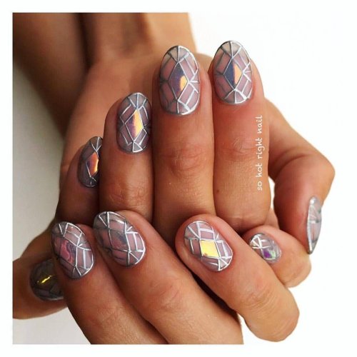 Витражный маникюр на короткие ногти
