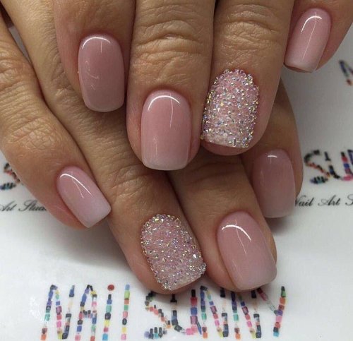 Маникюр дизайн на короткие ногти нежный