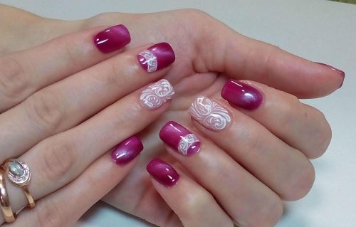 Праздничный маникюр на короткие ногти