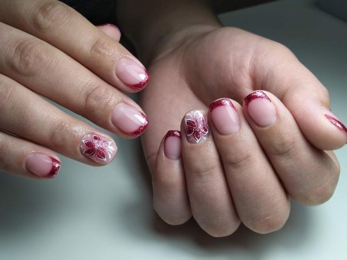 Красный френч на короткие ногти