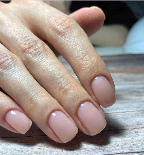 Нюдовый маникюр на очень короткие ногти