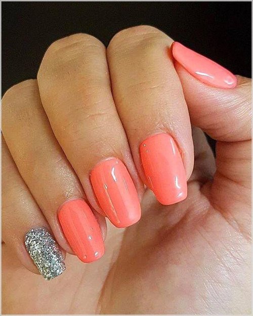 Коралловый маникюр