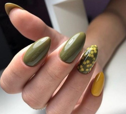 Маникюр оливковый