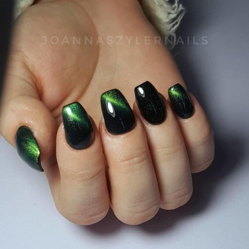 Маникюр кошачий глаз с зеленым отливом