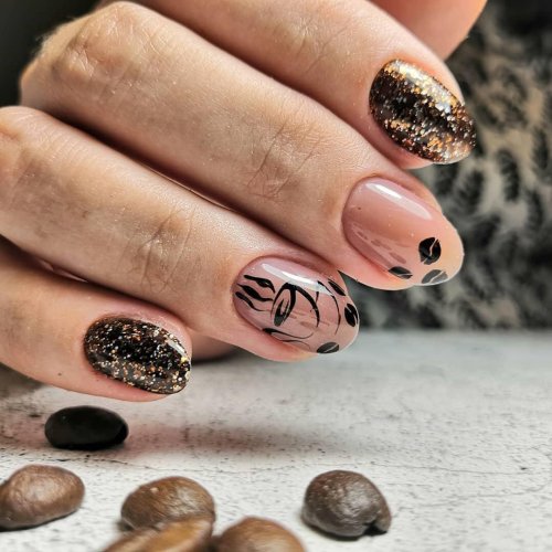 Кофейный маникюр на короткие ногти