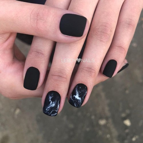 Короткие ногти черные