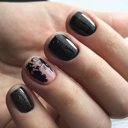 Маникюр на короткие ногти темные