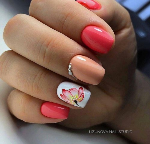 Летний маникюр на короткие квадратные ногти