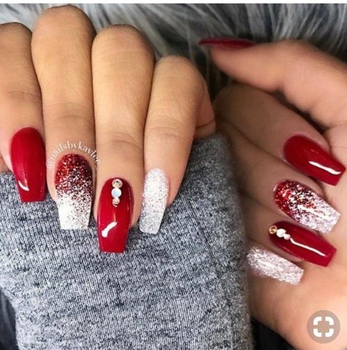 Маникюр красное с белым