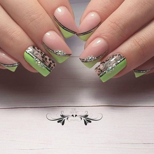 Маникюр салатовый френч