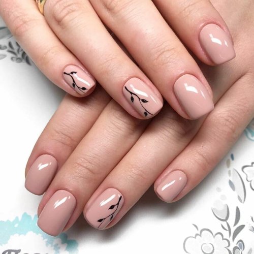 Маникюр дизайн на короткие ногти нежный