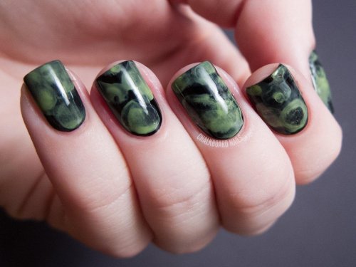 Маникюр хаки