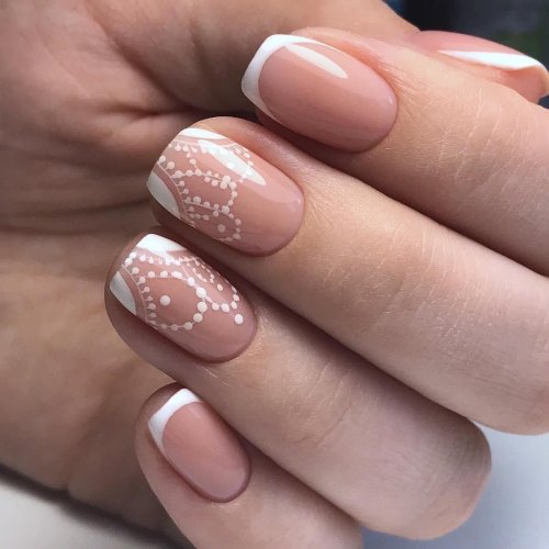 Маникюр на короткие ногти нежные френч