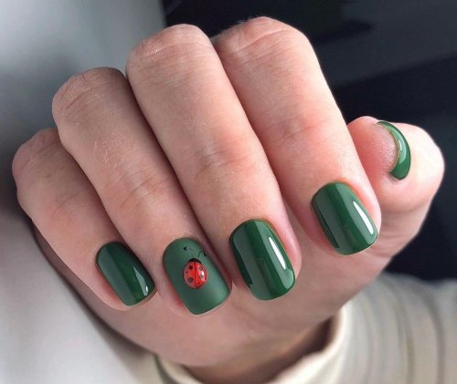 Маникюр на короткие ногти зеленый