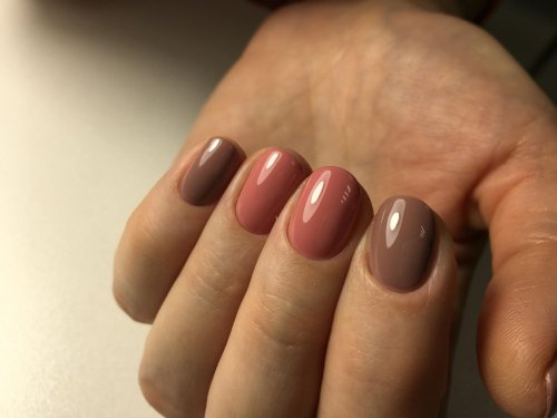 Осенний маникюр однотонный