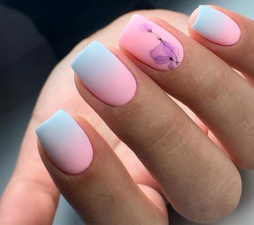 Нежный летний маникюр на короткие ногти
