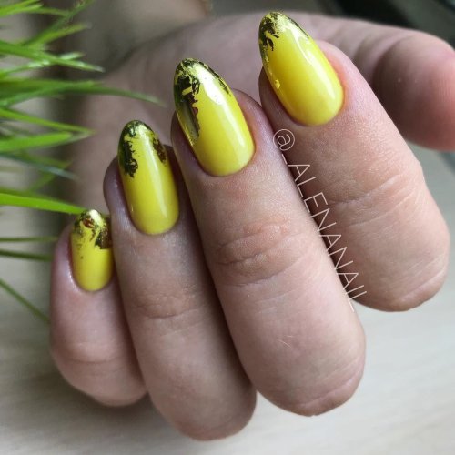 Маникюр желтый с зеленым